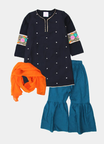 Embroidered Kurti & Trouser Set For Girls